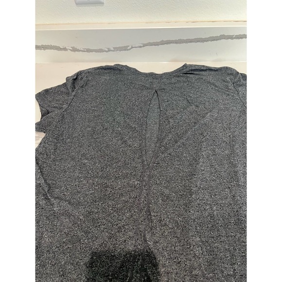Reebok Women's Grey Workout Shirt‎ Size XLOpen Back - Picture 3 of 4